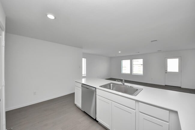 Building Photo - 10410 Birds Nest Dr