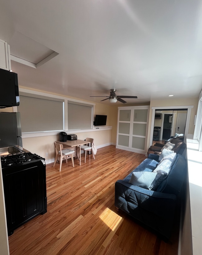 Building Photo - Fully Furnished Studio Available - Few Blo...