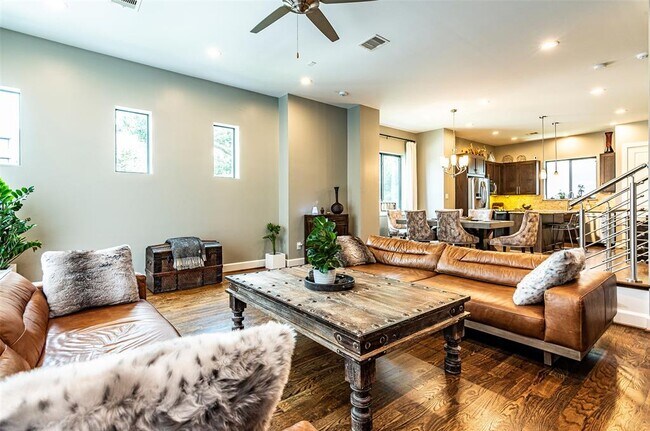 Building Photo - 2510 Chenevert St