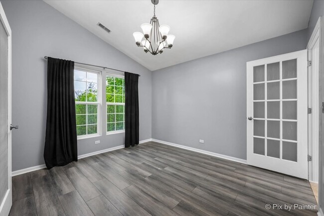 Building Photo - 3302 Bromley Ln