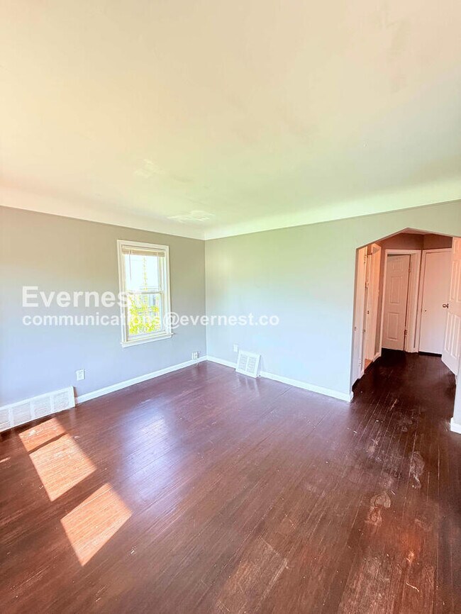 Building Photo - 8270 Trinity St