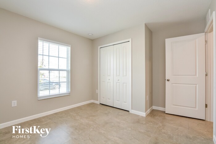 Building Photo - 610 Lindbergh Wy