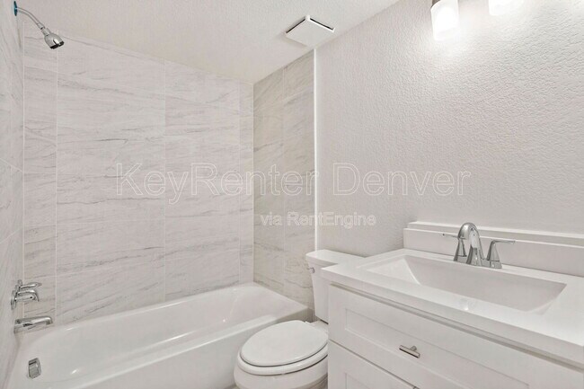 Building Photo - 1885 S Quebec Way