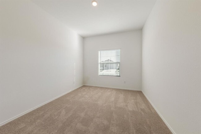 Building Photo - 602 Waterway Ave