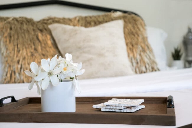 Building Photo - 415 Short St