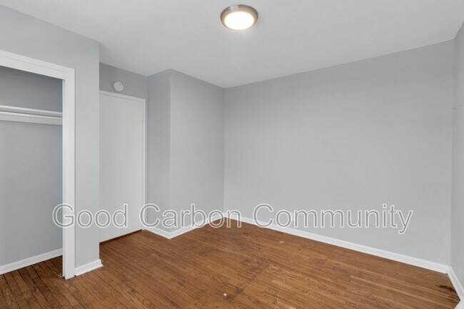 Building Photo - 56 Janice St