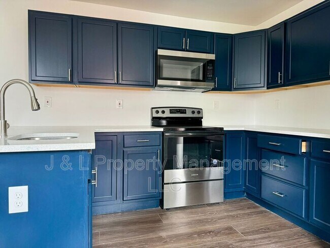 Building Photo - 1602 Cypress St