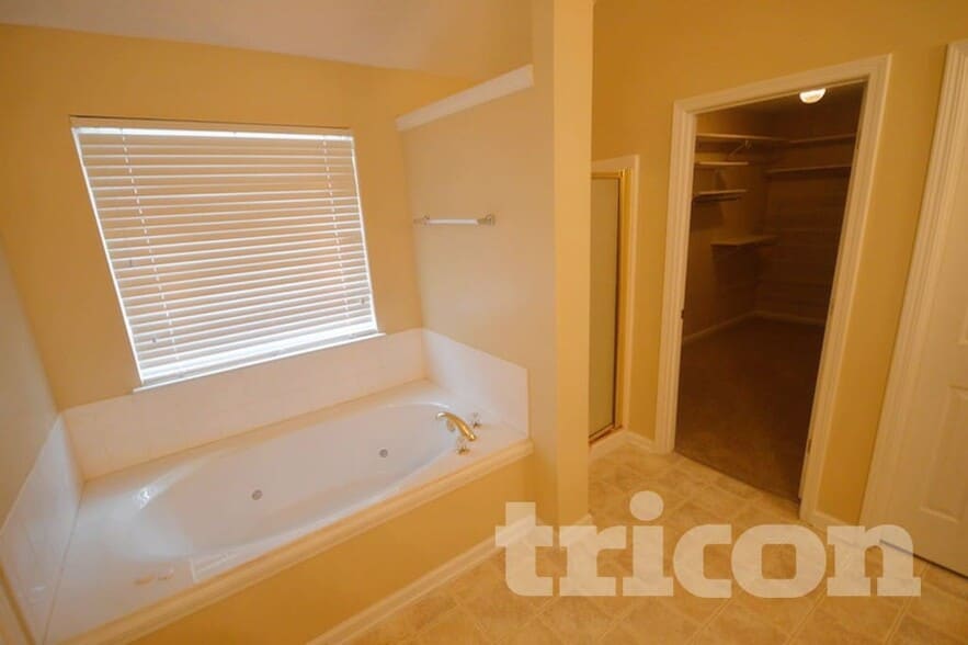 Building Photo - 3568 Forest Downs Cove