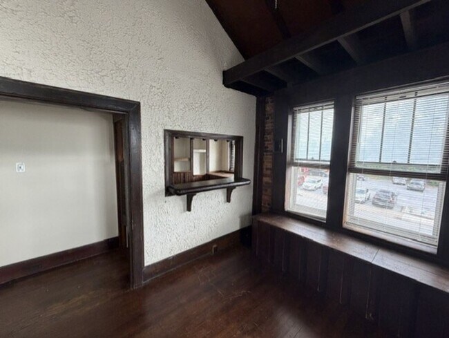 Building Photo - 1500-1502 Bridge St