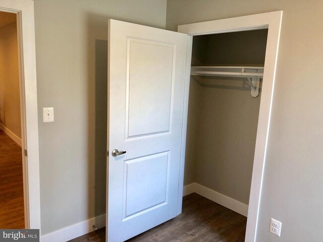 Building Photo - 447 Orange St SE