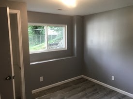 Building Photo - 305 Fletcher St