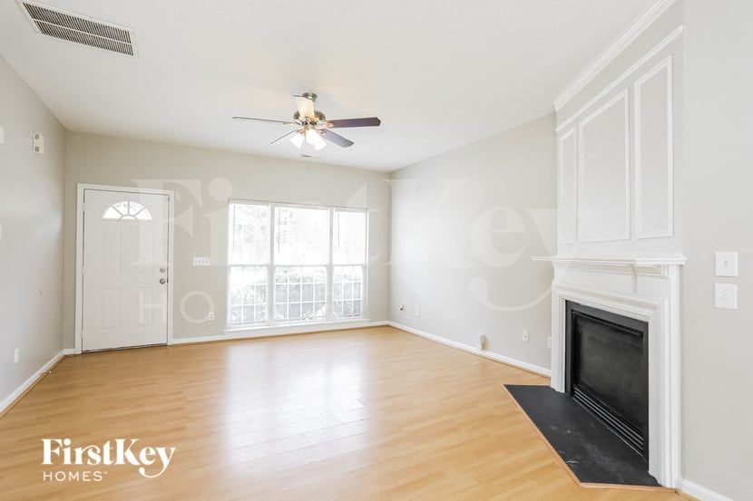 Building Photo - 5521 Scenic Brook Ln