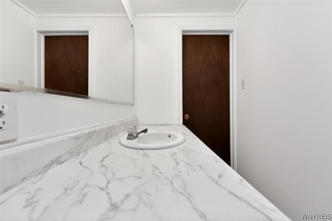 Building Photo - 609 22nd St