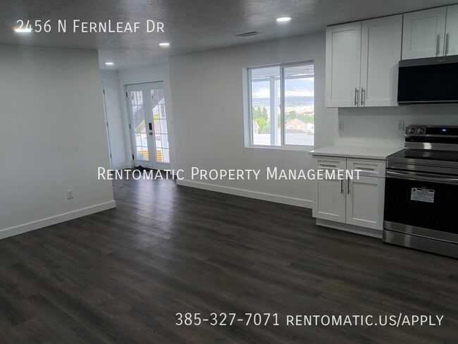 Building Photo - 2456 N Fernleaf Dr