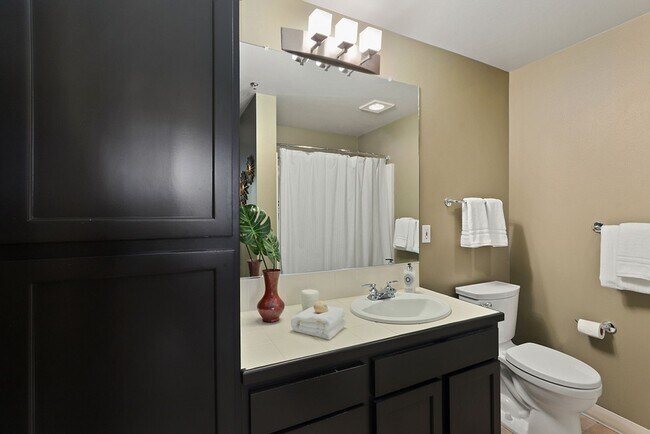 Building Photo - Amazing Views & All the Amenities at The Ellington w/Parking! $2650