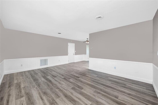 Building Photo - 3747 Shady Bluff Dr