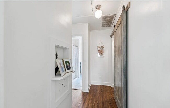 Building Photo - 2 Bed | 2 Bath Near TU!