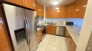 Building Photo - 3 Bedroom/2 Bathroom/ 1 Parking/ Large Lanai