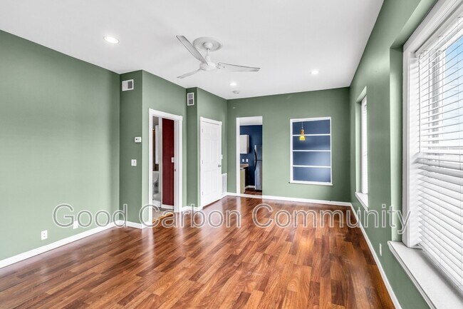 Building Photo - 5823 Transit Rd