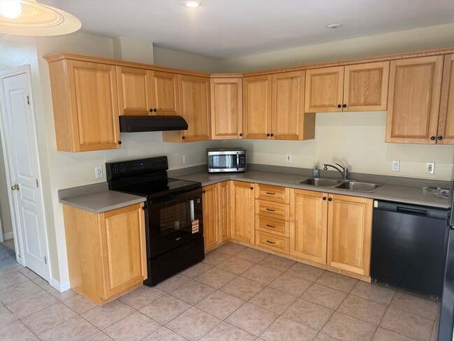 Building Photo - 8 Intervale Ct