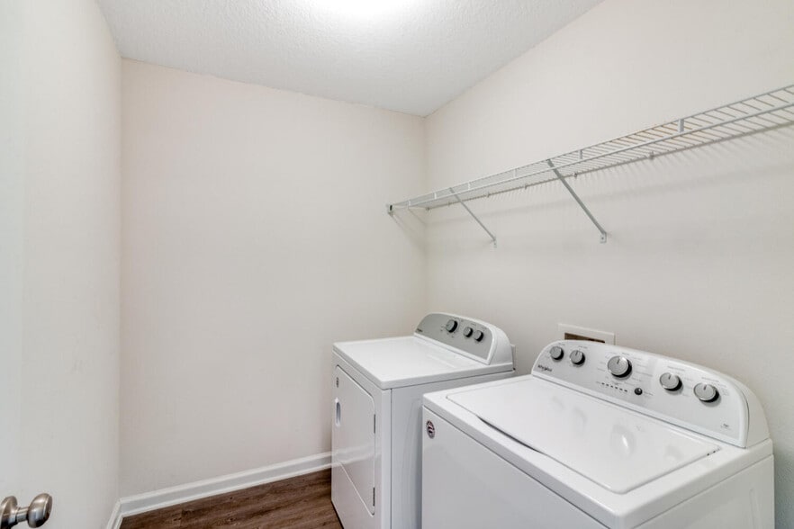 Laundry Room - 4615 Plover Dr