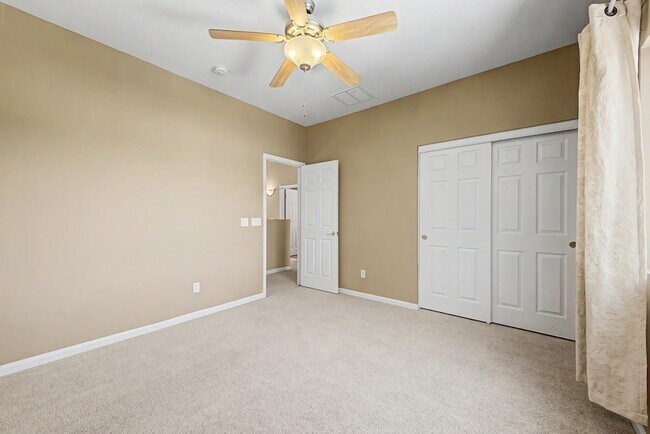 Building Photo - 472 W Pelican Dr
