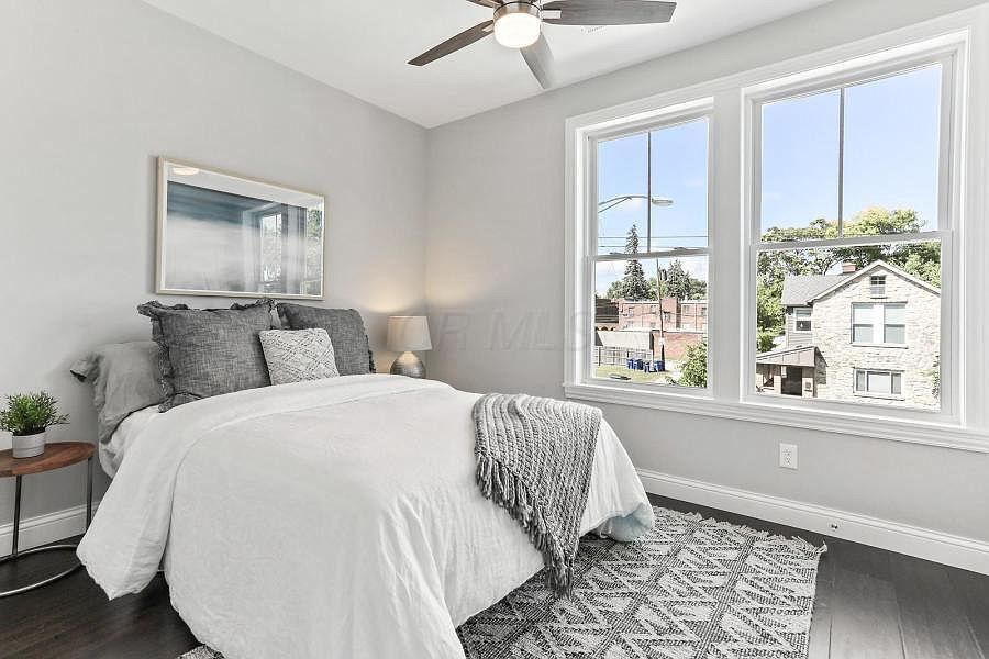 Building Photo - 1513 Oak St