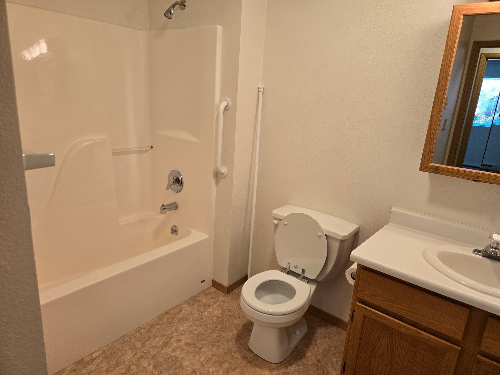 Building Photo - 315 Janet St