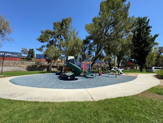 Building Photo - Stunning 2Bd/2Ba Home in Yorba Linda!