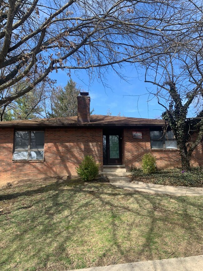 Building Photo - *** AVAILABLE AUGUST 2027 *** 3 Bedroom - 2 Bath Home (Great for a large group!)