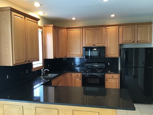 Building Photo - 408 Sherman Ln