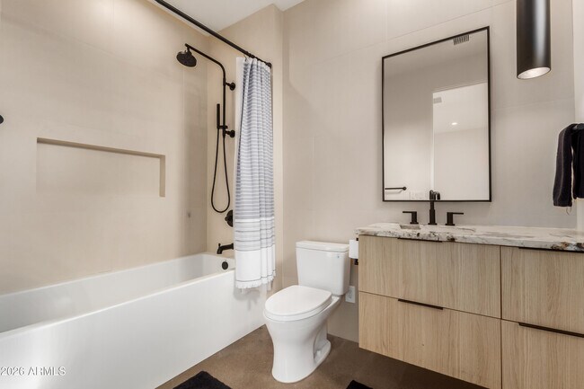 Building Photo - 4905 E White Gates Dr