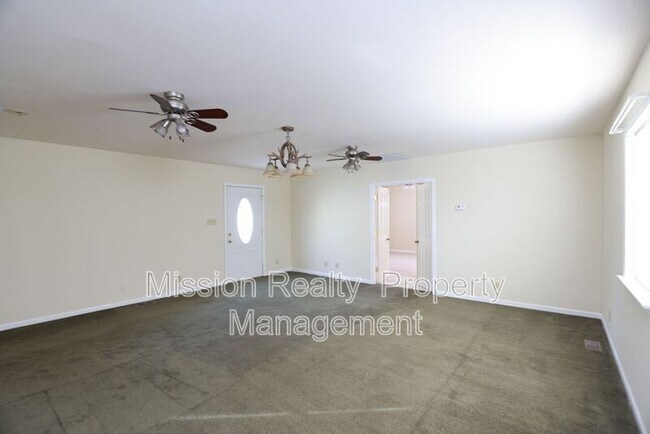 Building Photo - 8707 Mapleton Rd