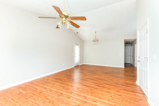 Building Photo - 300 Elkchester Cir