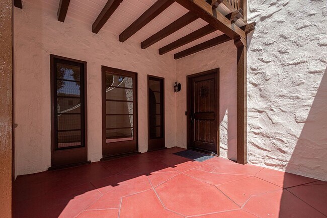 Building Photo - Beautifully Restored 3BR Miracle Mile Duplex | 1,725 SF | Near Metro D Line