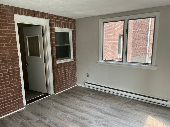 Building Photo - 744 Boylston St