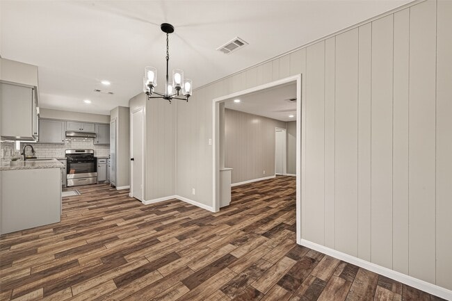 Building Photo - 1203 Bernard Ave