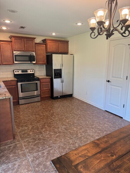 Building Photo - 489 North Drewrys Bluff Drive