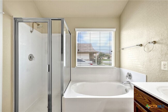 Building Photo - 1048 Lilac Wind