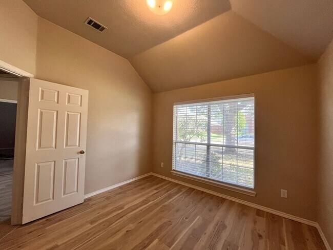 Building Photo - Beautifully Updated 4-Bedroom Home with Community Pool & Excellent Schools!