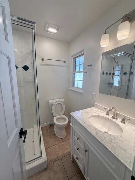 Building Photo - 11130 Canby Ave