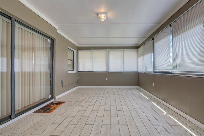 Building Photo - 8992 Hernando Way