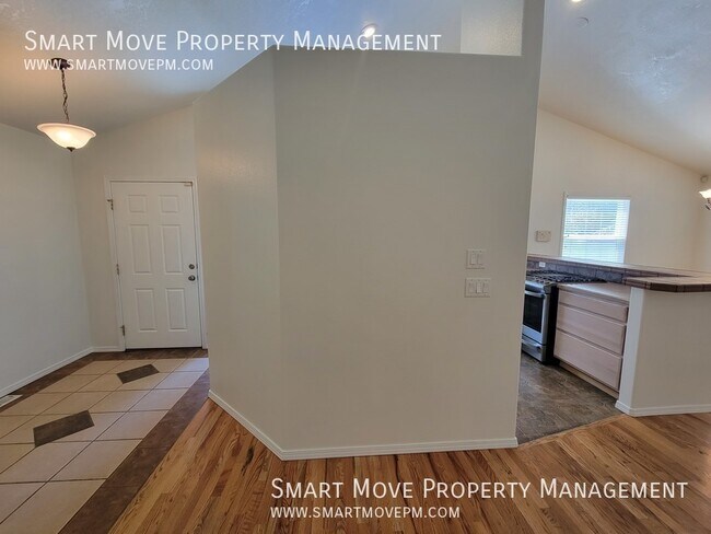 Building Photo - 9978 W Sleepy Hollow Ln