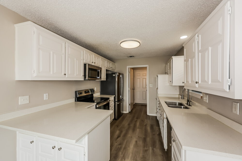 Building Photo - 308 Southlake Dr