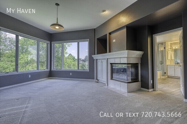 Building Photo - Stunning Heritage West home with all the b...