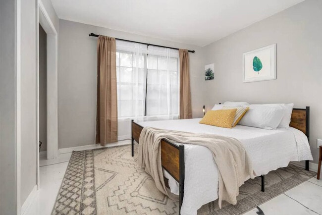 Building Photo - 2001 N 61st Ave