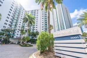 Building Photo - 3001 S Ocean Dr
