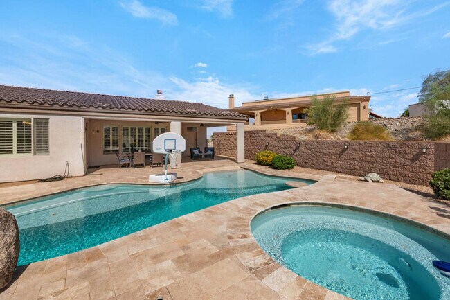 Building Photo - 3940 Duke Dr