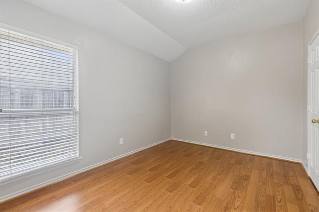 Building Photo - 300 Thomas Dr