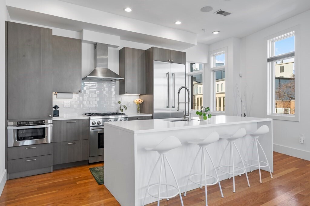 Building Photo - 5 Mohawk St